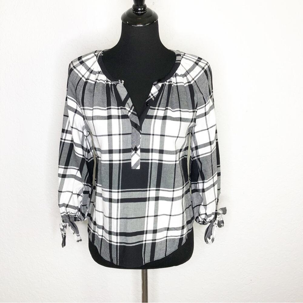 White House Black Market WHBM black white plaid tie sleeve popover‎ top size 2
